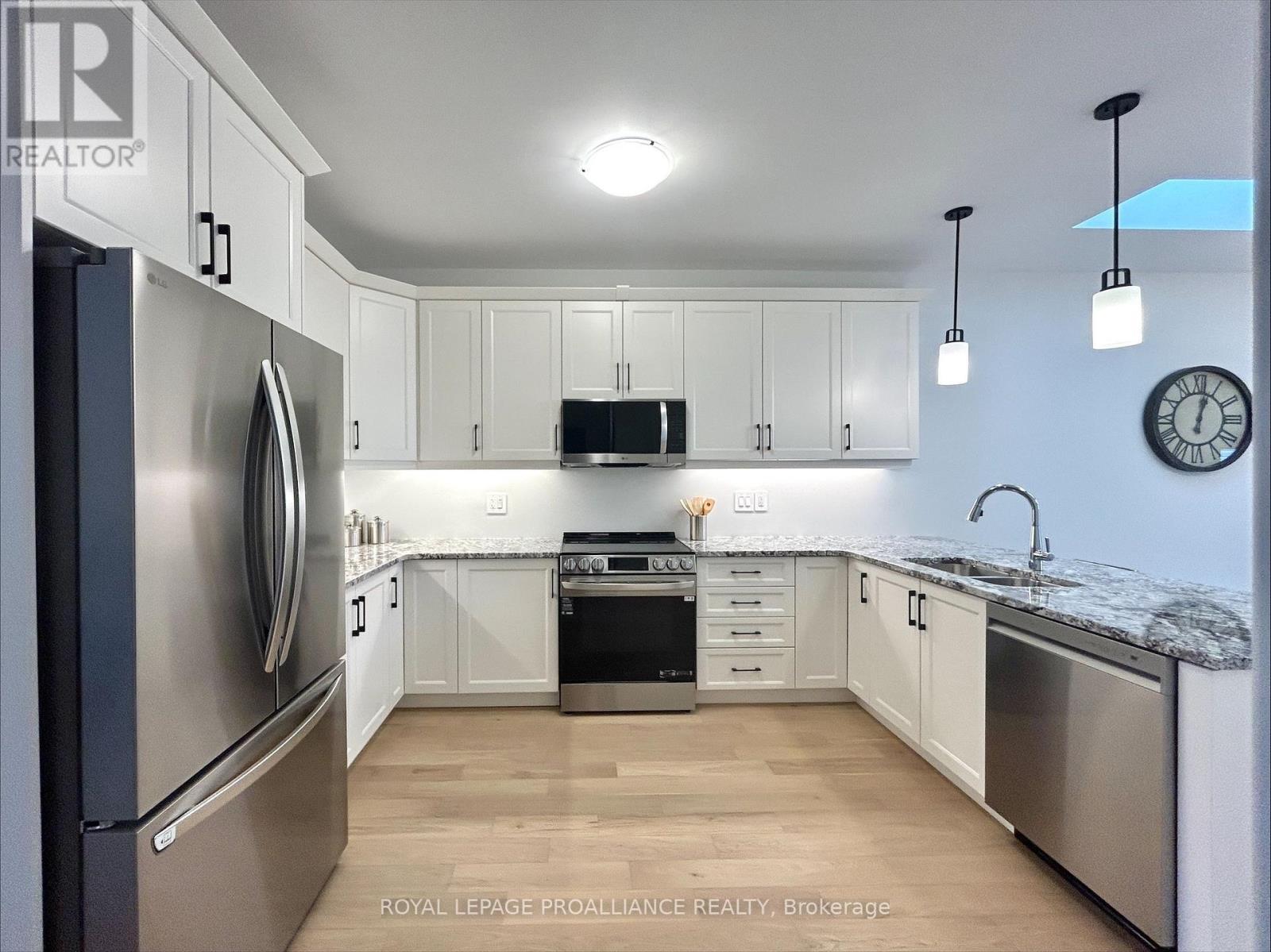 33 Athabaska Drive, Belleville, Ontario  K8N 0T1 - Photo 8 - X12714070