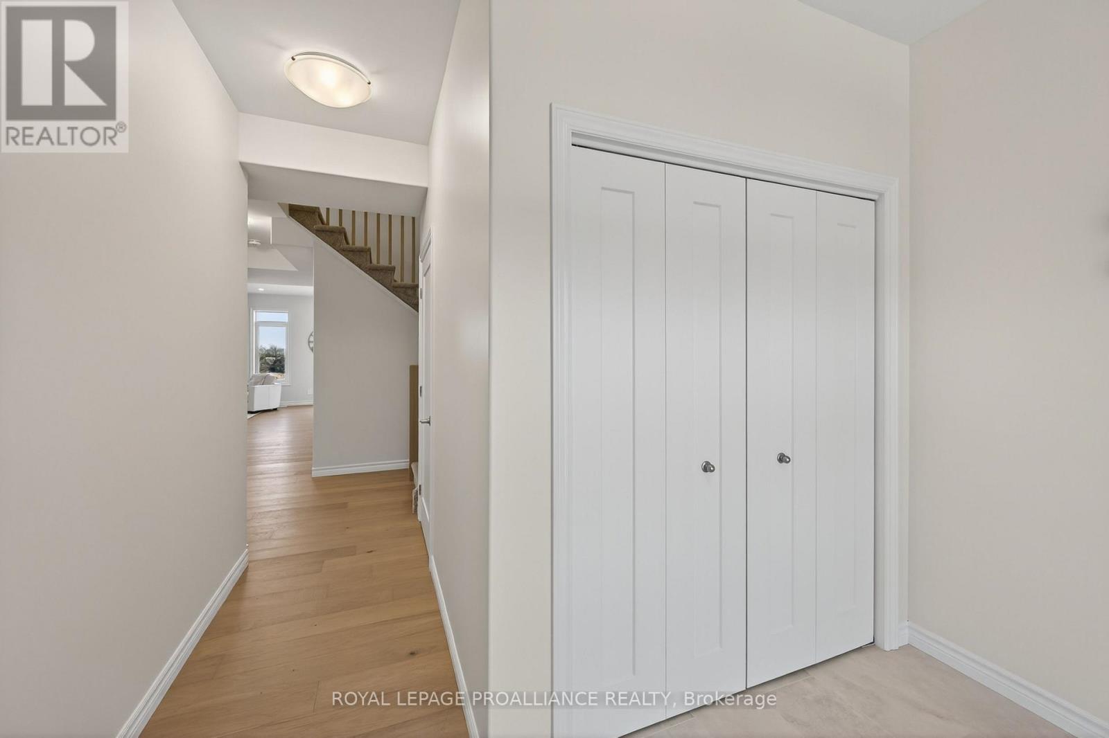 14 Peace River Street, Belleville, Ontario  K8N 0V6 - Photo 3 - X12714894