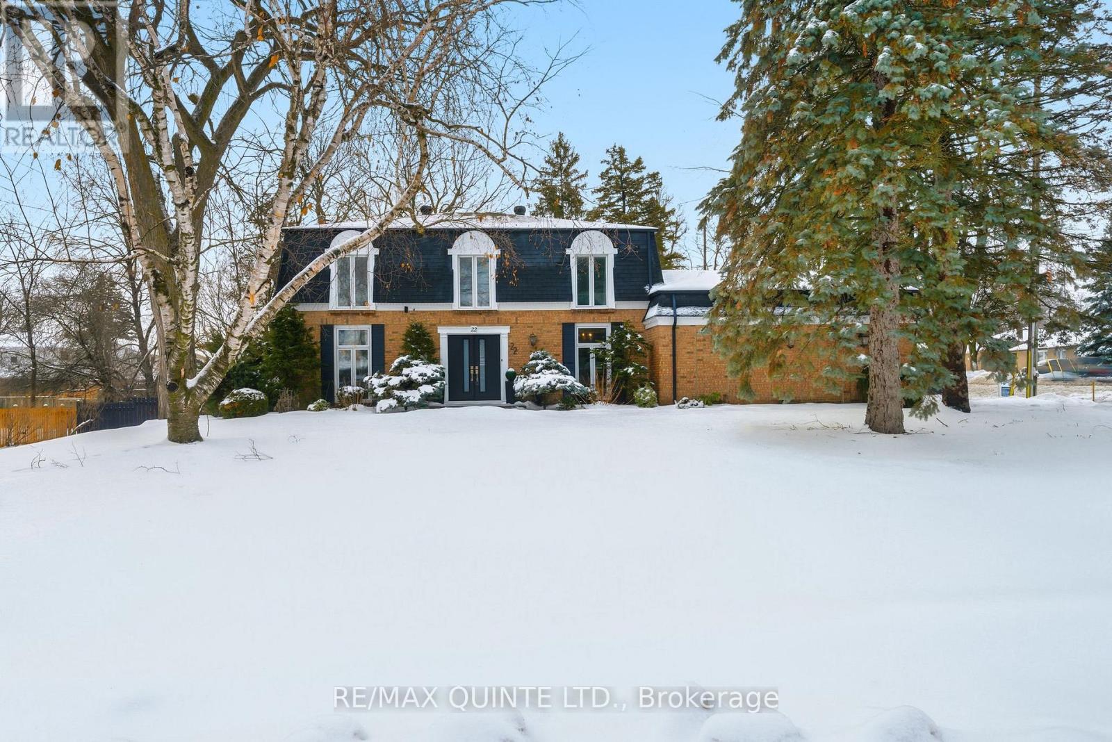 22 FOREST HILL CRESCENT, Belleville, Ontario