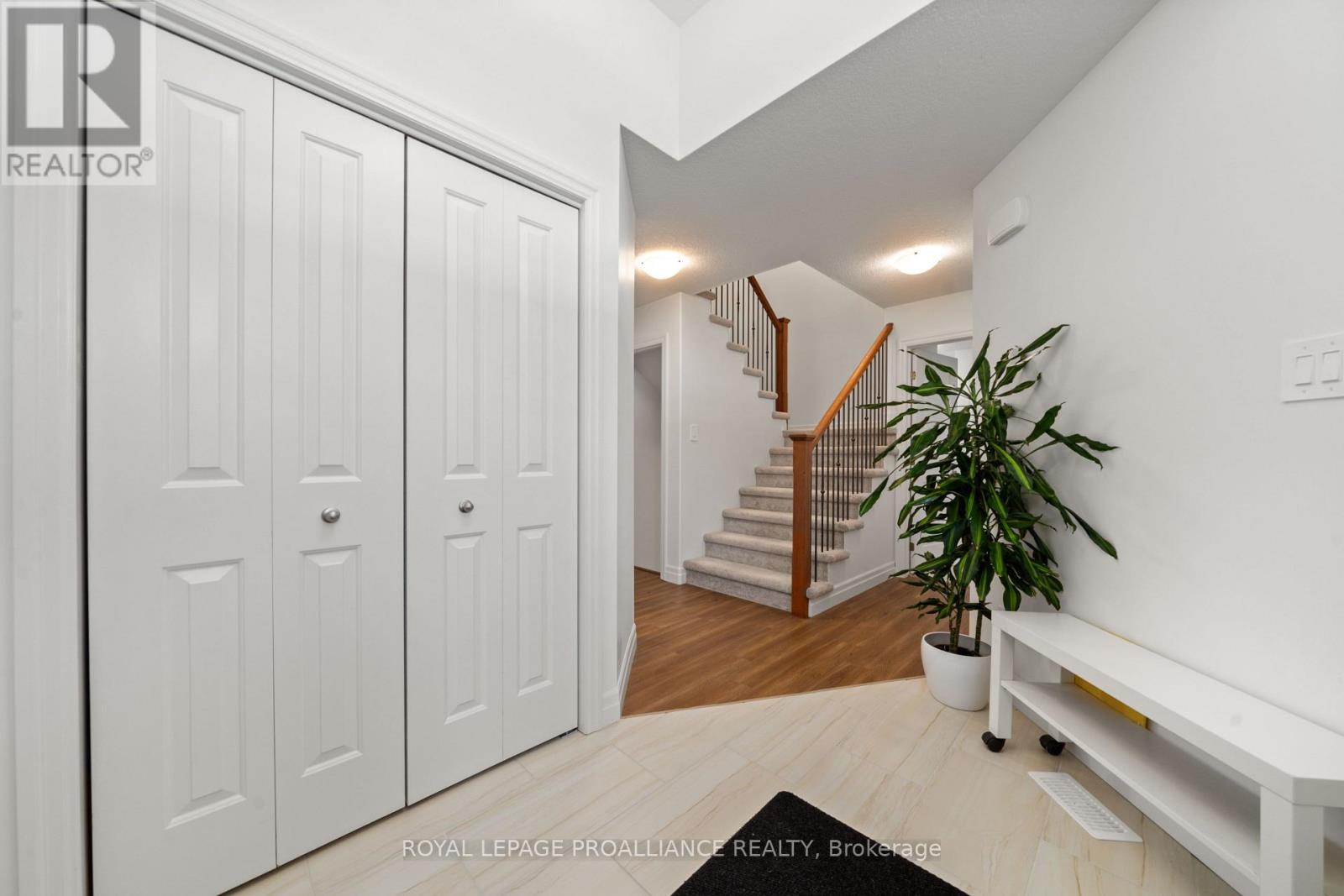 54 Lanark Drive, Belleville, Ontario  K8N 0G7 - Photo 6 - X12717090