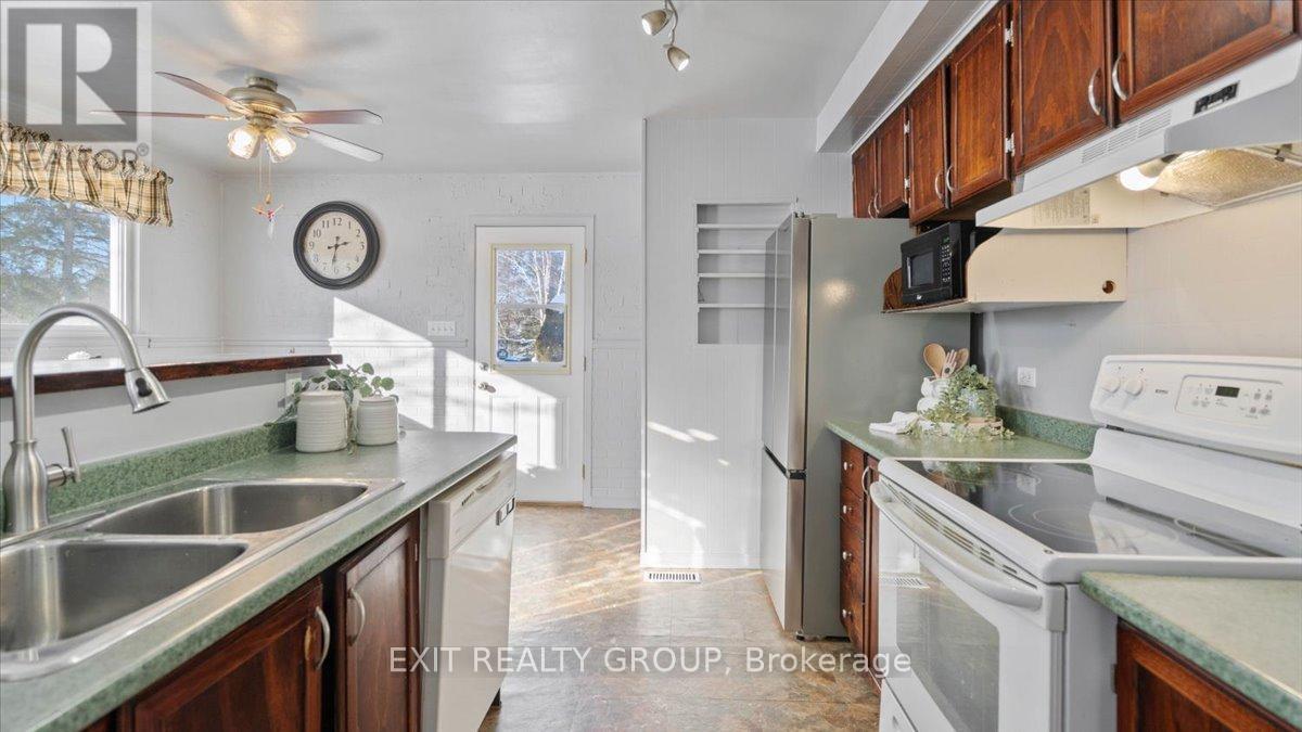 84 Chatterton Valley Crescent, Quinte West, Ontario  K0K 2B0 - Photo 5 - X12720054