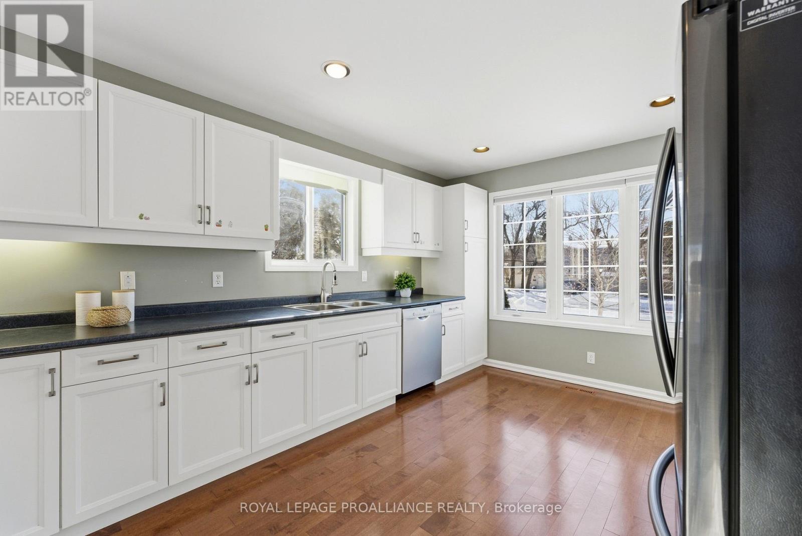 253 Herchimer Avenue, Belleville, Ontario  K8N 4H1 - Photo 5 - X12720690