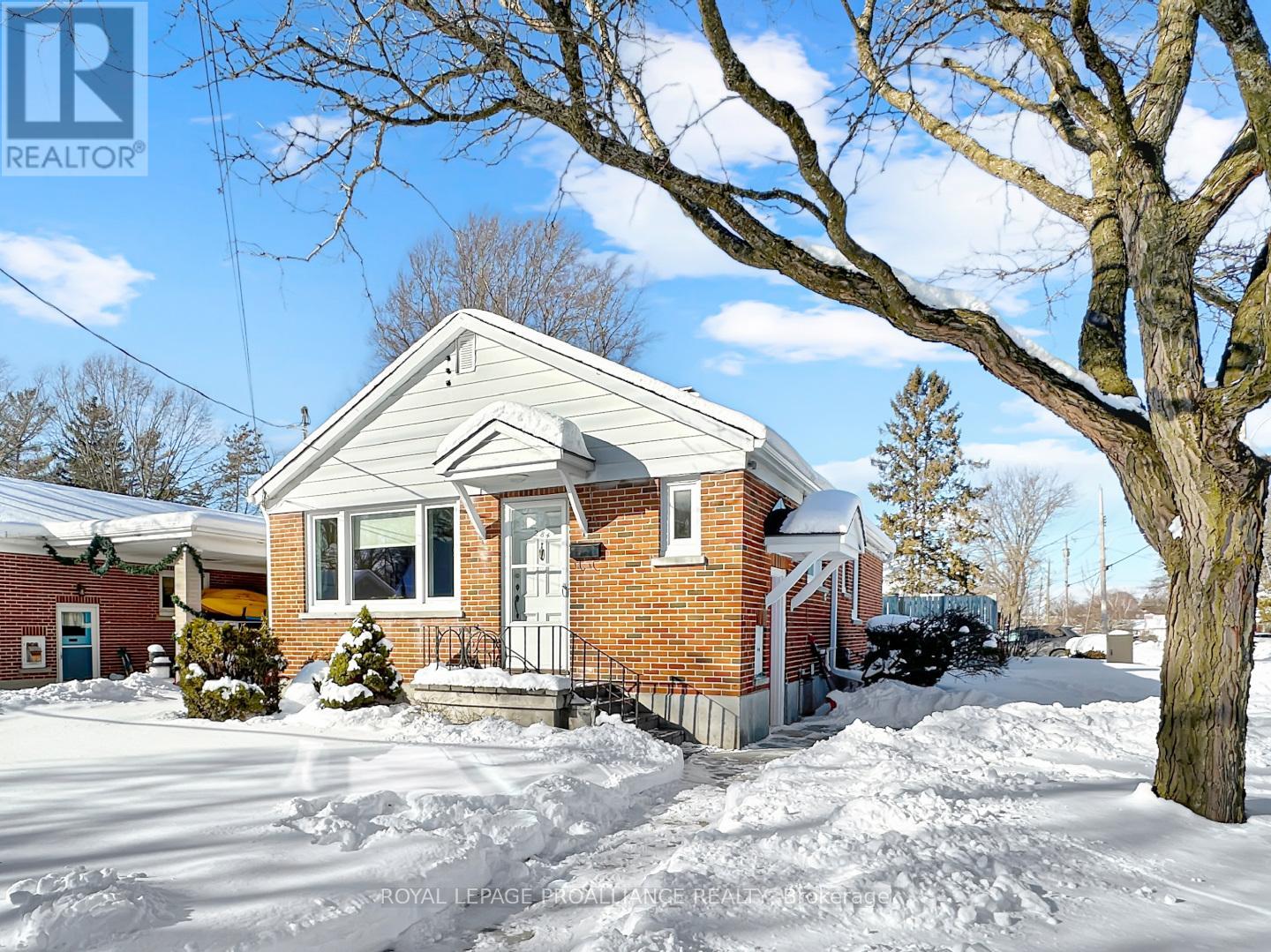 284 Victoria Avenue, Belleville, Ontario  K8N 2C7 - Photo 2 - X12721412