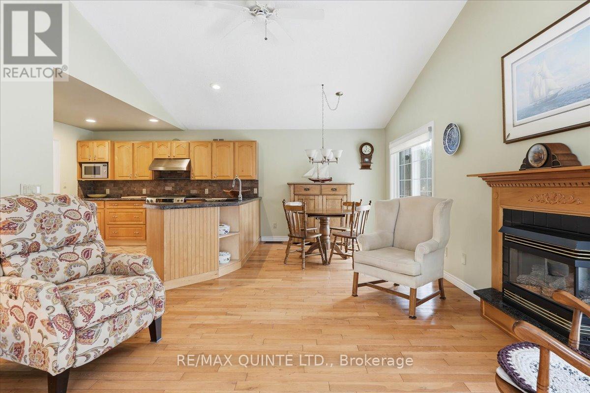 89 Westwind Crescent, Prince Edward County, Ontario  K0K 3L0 - Photo 17 - X12721862