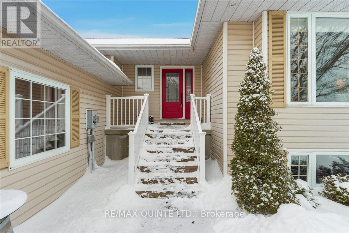 89 Westwind Crescent, Prince Edward County, Ontario  K0K 3L0 - Photo 3 - X12721862