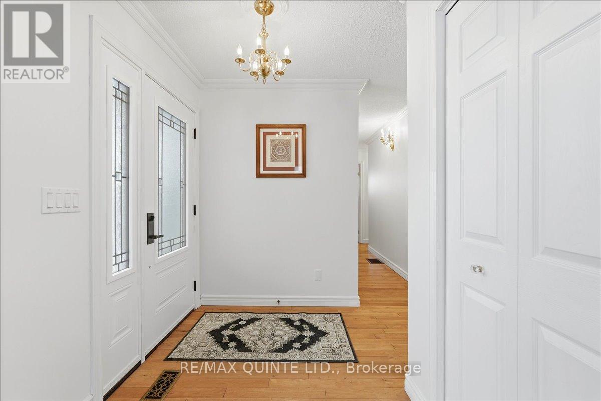 89 Westwind Crescent, Prince Edward County, Ontario  K0K 3L0 - Photo 4 - X12721862