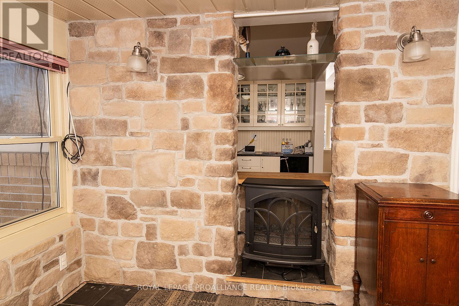 26 Plaza Square, Belleville, Ontario  K8N 4J3 - Photo 12 - X12723460