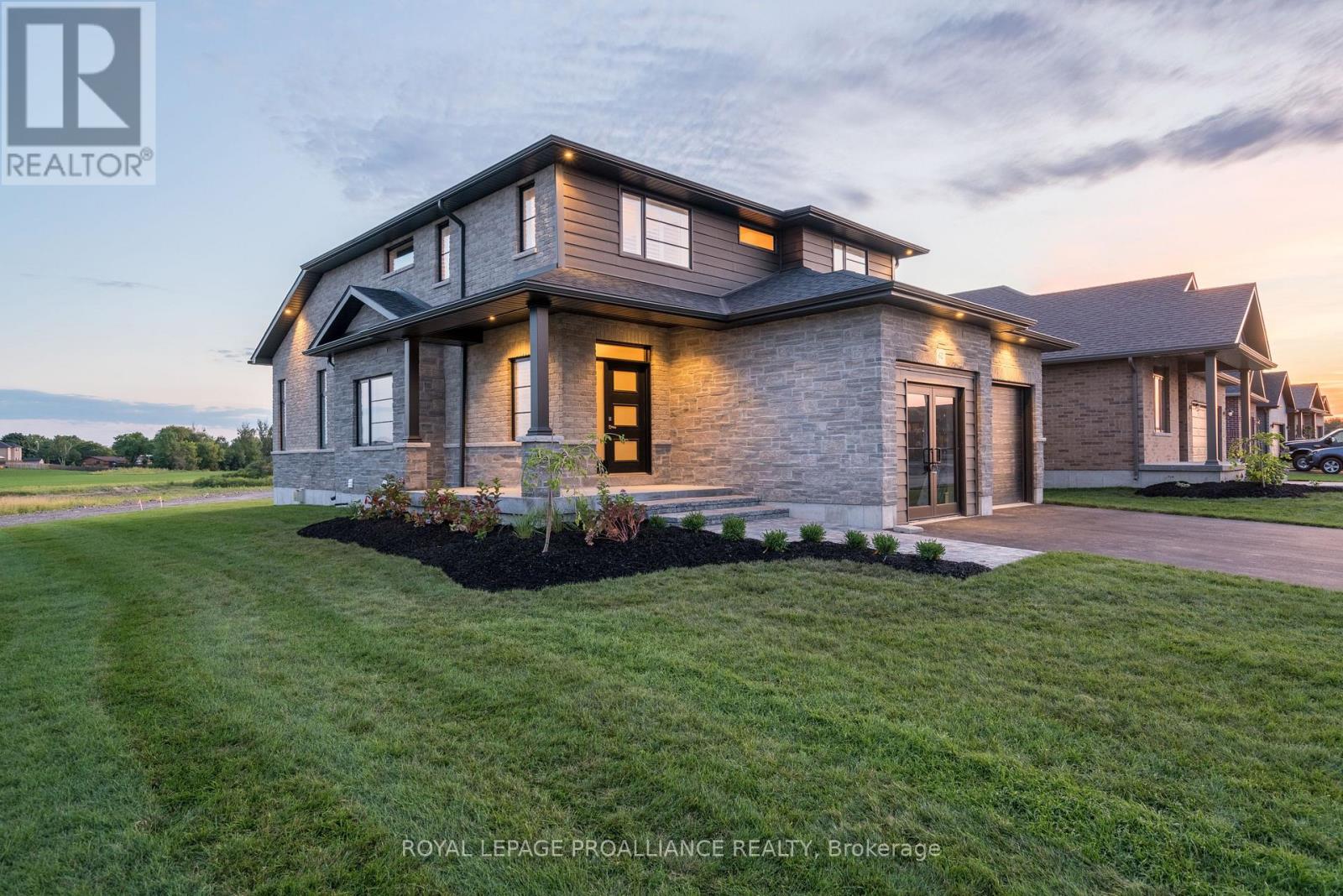 62 Hampton Ridge Drive, Belleville, Ontario  K8N 0E5 - Photo 3 - X12726302