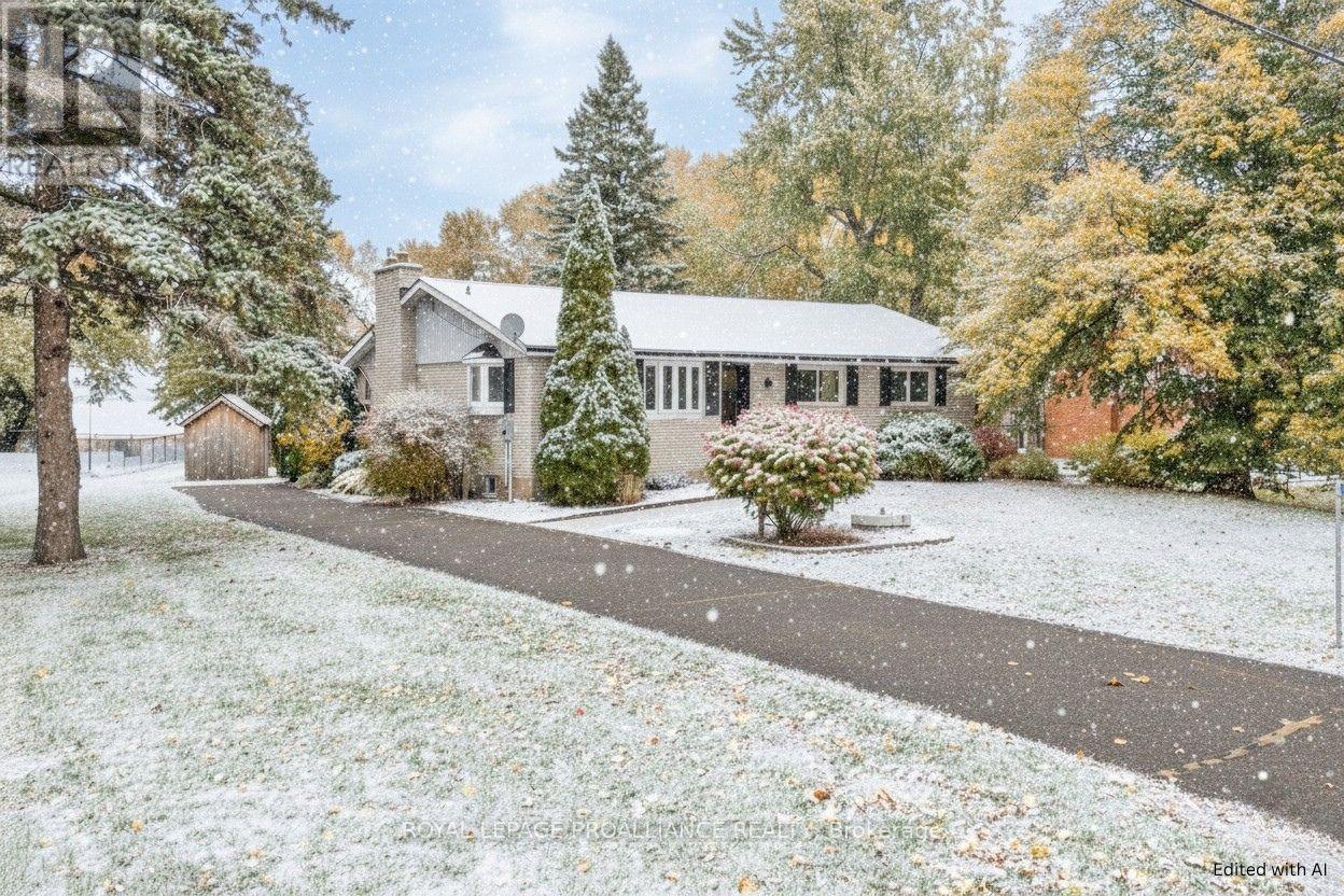 97 ROSELAND DRIVE, Quinte West, Ontario