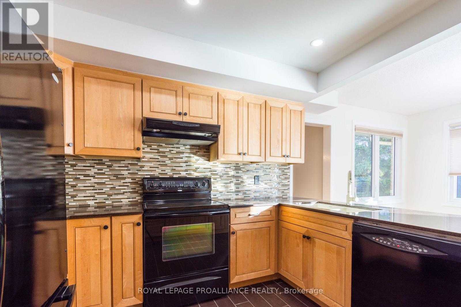 37 Dungannon Drive, Belleville, Ontario  K8P 5E7 - Photo 14 - X12729694