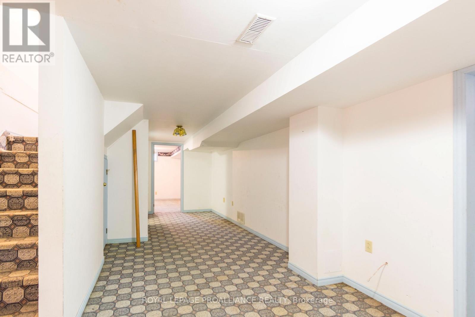 37 Dungannon Drive, Belleville, Ontario  K8P 5E7 - Photo 34 - X12729694