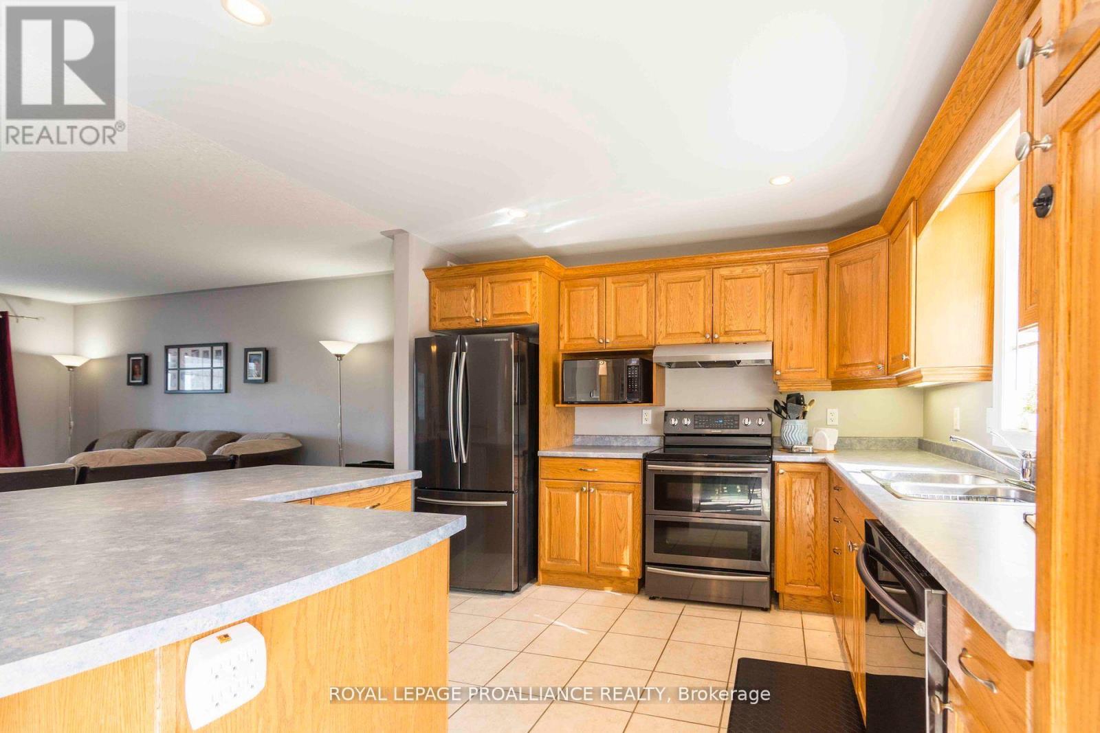 35 Forest Valley Drive, Quinte West, Ontario  K0K 2C0 - Photo 10 - X12732376