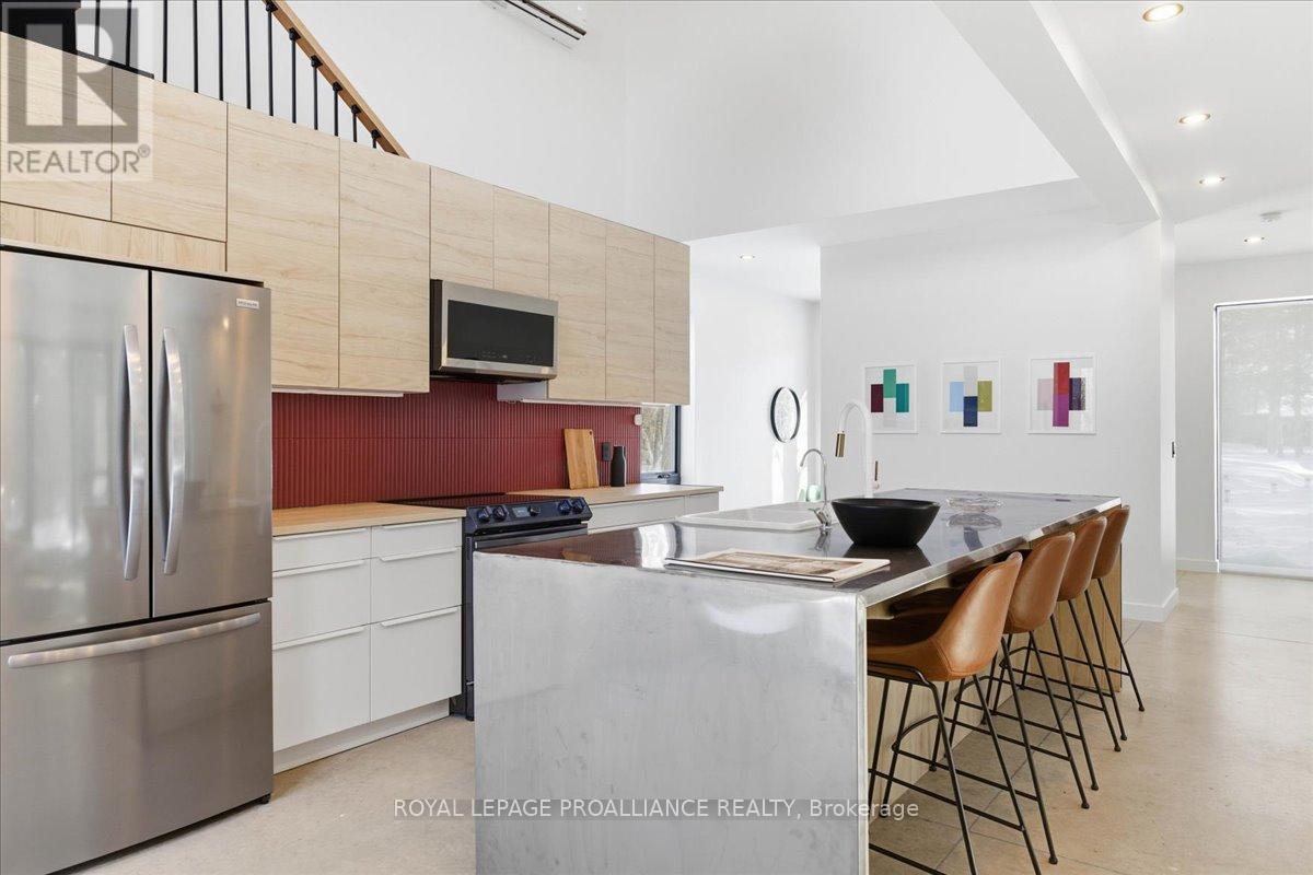 372 Prinyers Cove Crescent, Prince Edward County, Ontario  K0K 2T0 - Photo 11 - X12736504