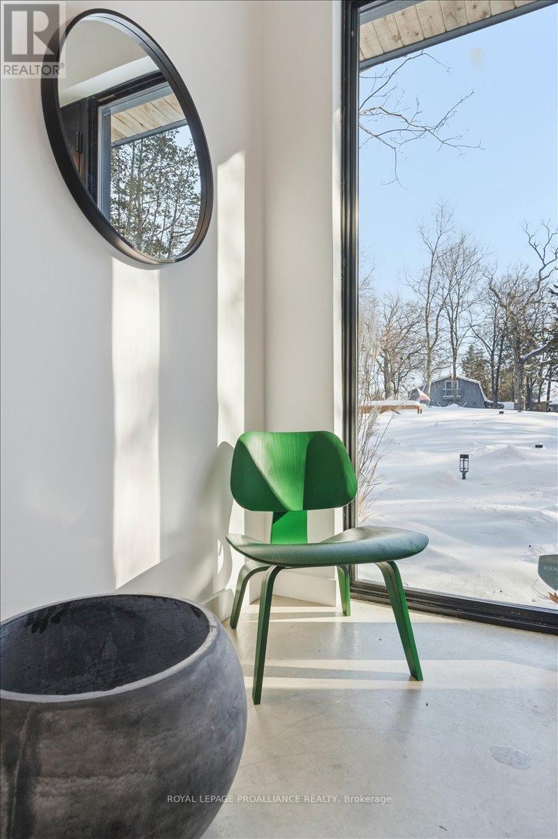 372 Prinyers Cove Crescent, Prince Edward County, Ontario  K0K 2T0 - Photo 2 - X12736504