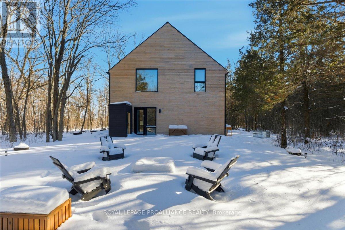 372 Prinyers Cove Crescent, Prince Edward County, Ontario  K0K 2T0 - Photo 37 - X12736504