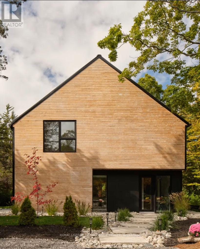 372 Prinyers Cove Crescent, Prince Edward County, Ontario  K0K 2T0 - Photo 44 - X12736504