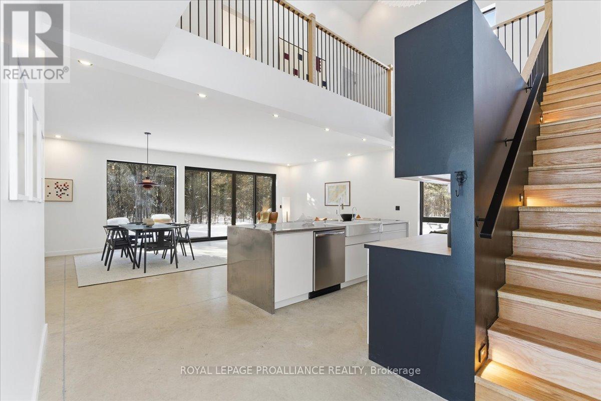 372 Prinyers Cove Crescent, Prince Edward County, Ontario  K0K 2T0 - Photo 5 - X12736504