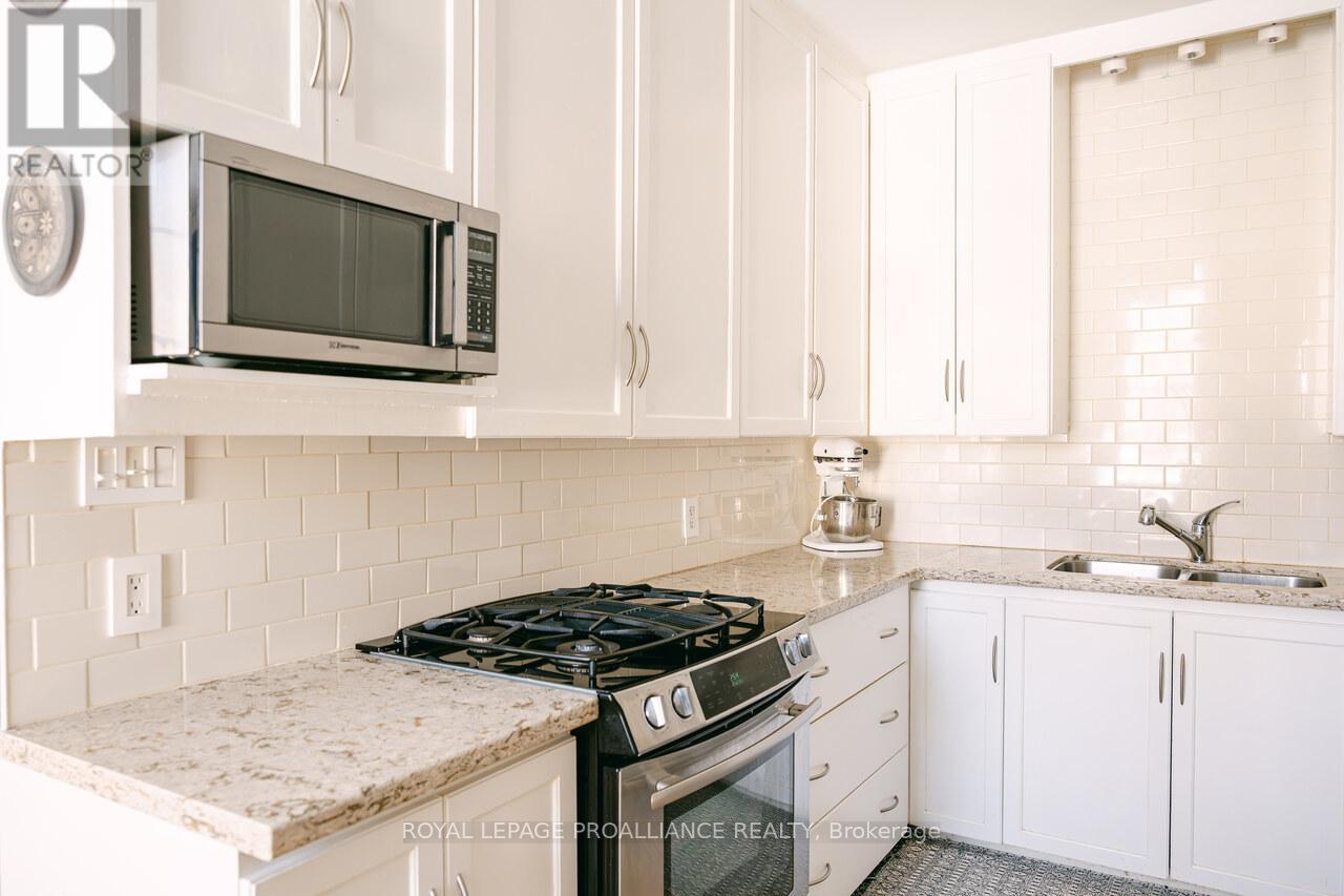 374 Bloomfield Main Street, Prince Edward County, Ontario  K0K 1G0 - Photo 11 - X12736678