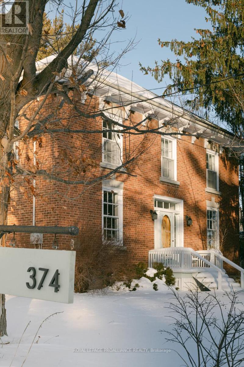 374 Bloomfield Main Street, Prince Edward County, Ontario  K0K 1G0 - Photo 2 - X12736678