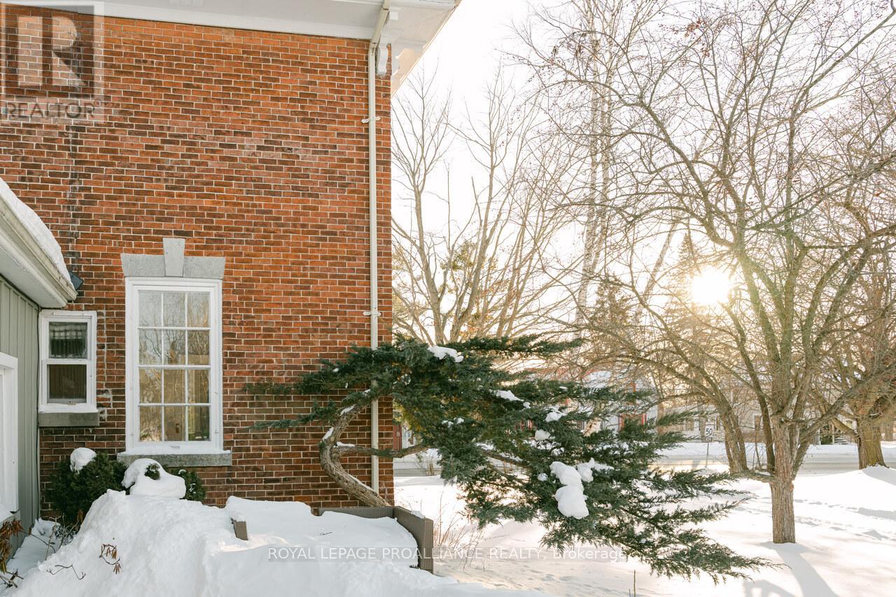 374 Bloomfield Main Street, Prince Edward County, Ontario  K0K 1G0 - Photo 4 - X12736678