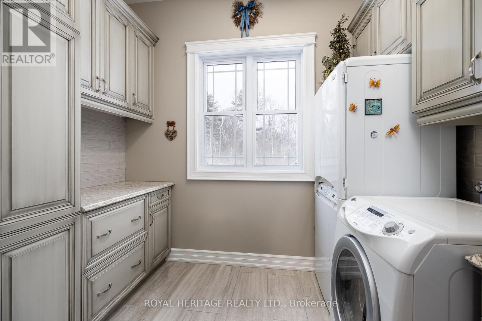 21564 Loyalist Parkway, Prince Edward County, Ontario  K0K 1L0 - Photo 15 - X12741438