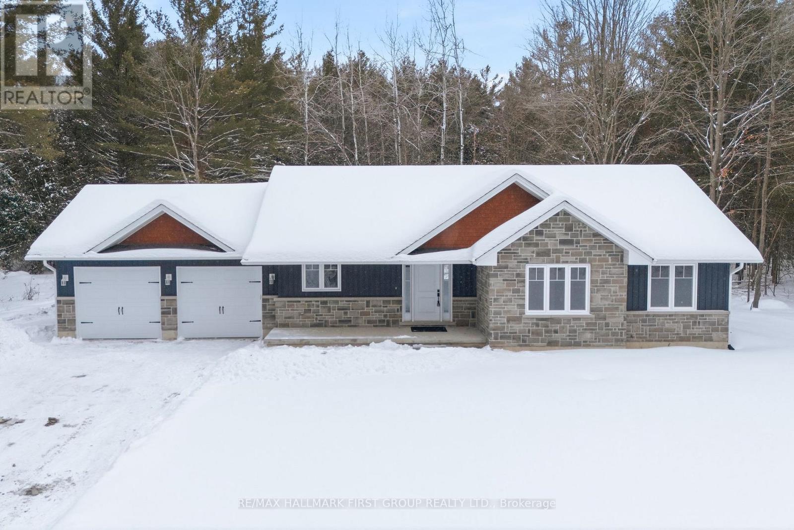 35 CROOKSTON ROAD, Centre Hastings, Ontario