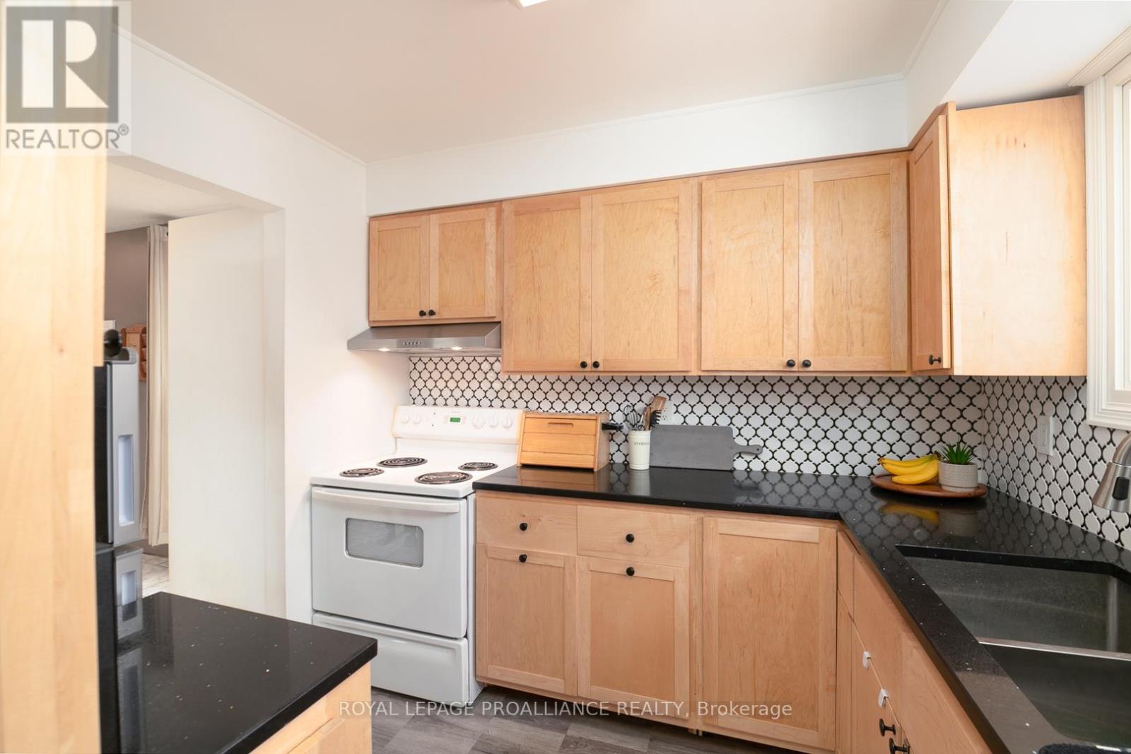 43 Alnet Drive, Belleville, Ontario  K8P 4W3 - Photo 7 - X12748738