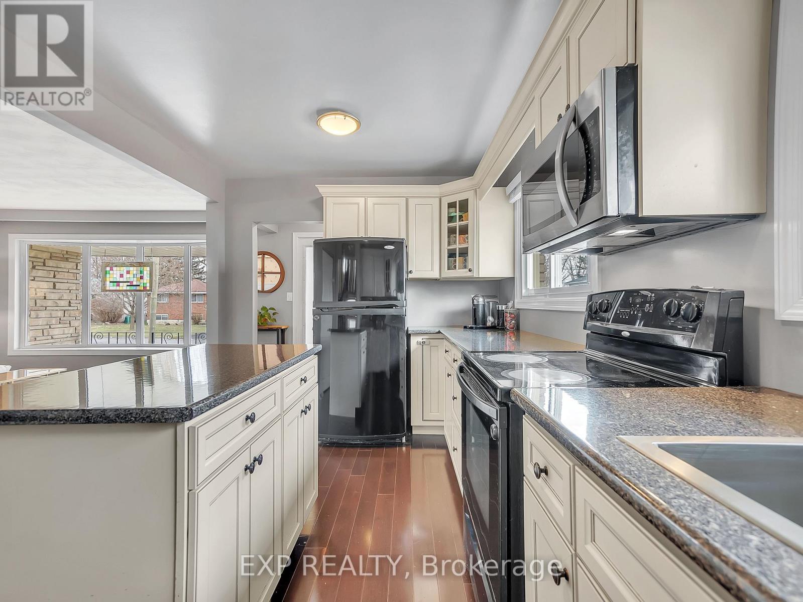 16 Applewood Drive, Belleville, Ontario  K8P 4E2 - Photo 18 - X12748850