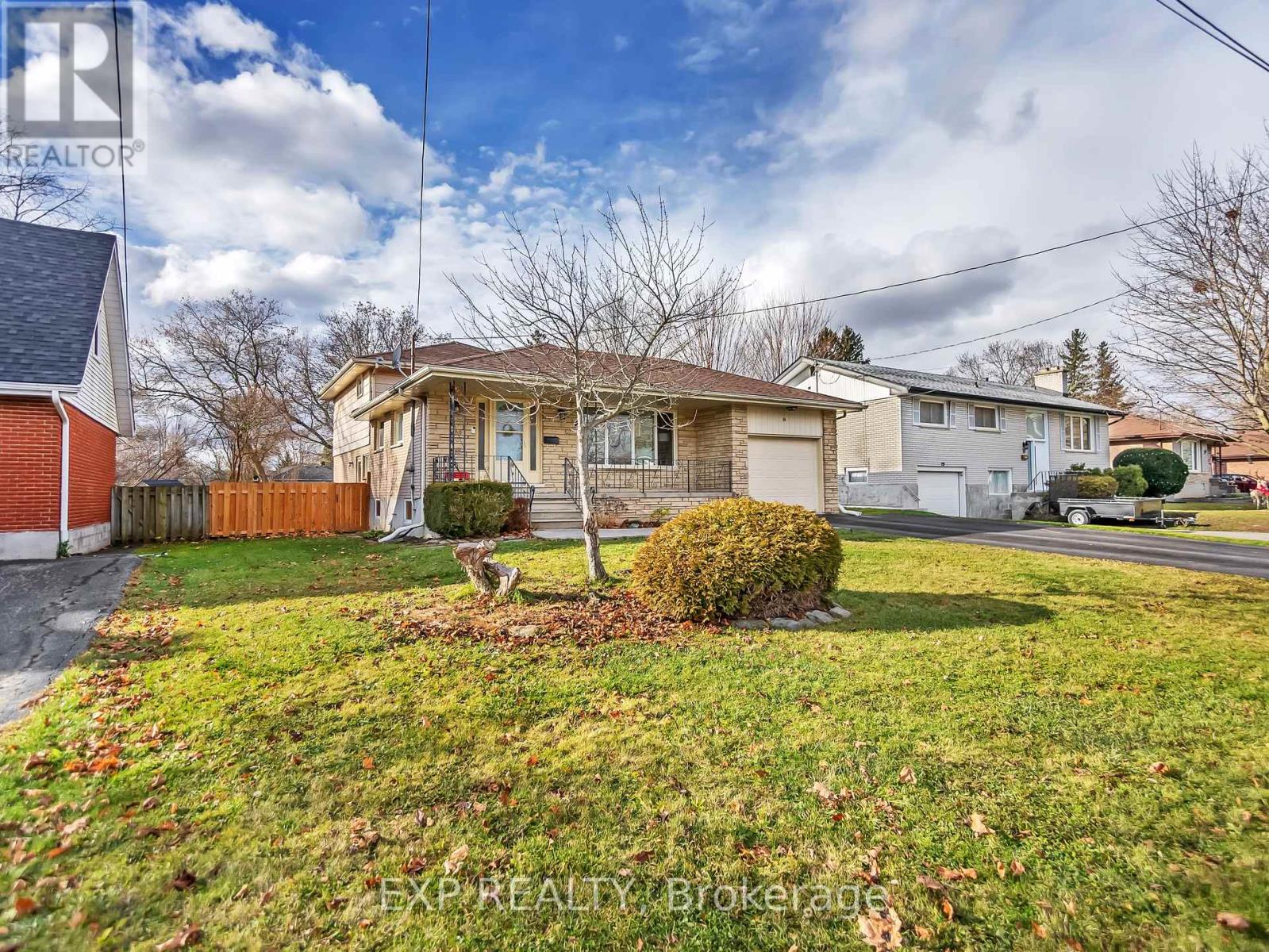 16 Applewood Drive, Belleville, Ontario  K8P 4E2 - Photo 4 - X12748850