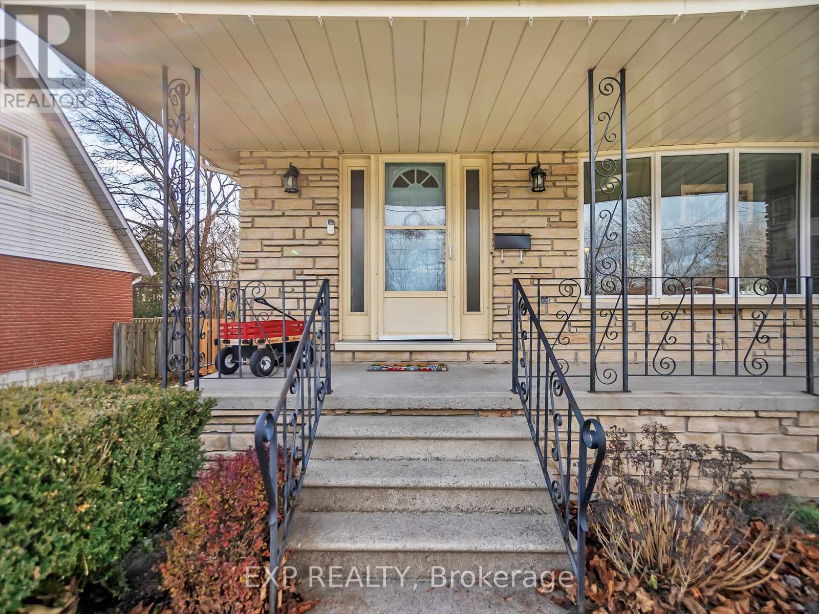 16 Applewood Drive, Belleville, Ontario  K8P 4E2 - Photo 7 - X12748850