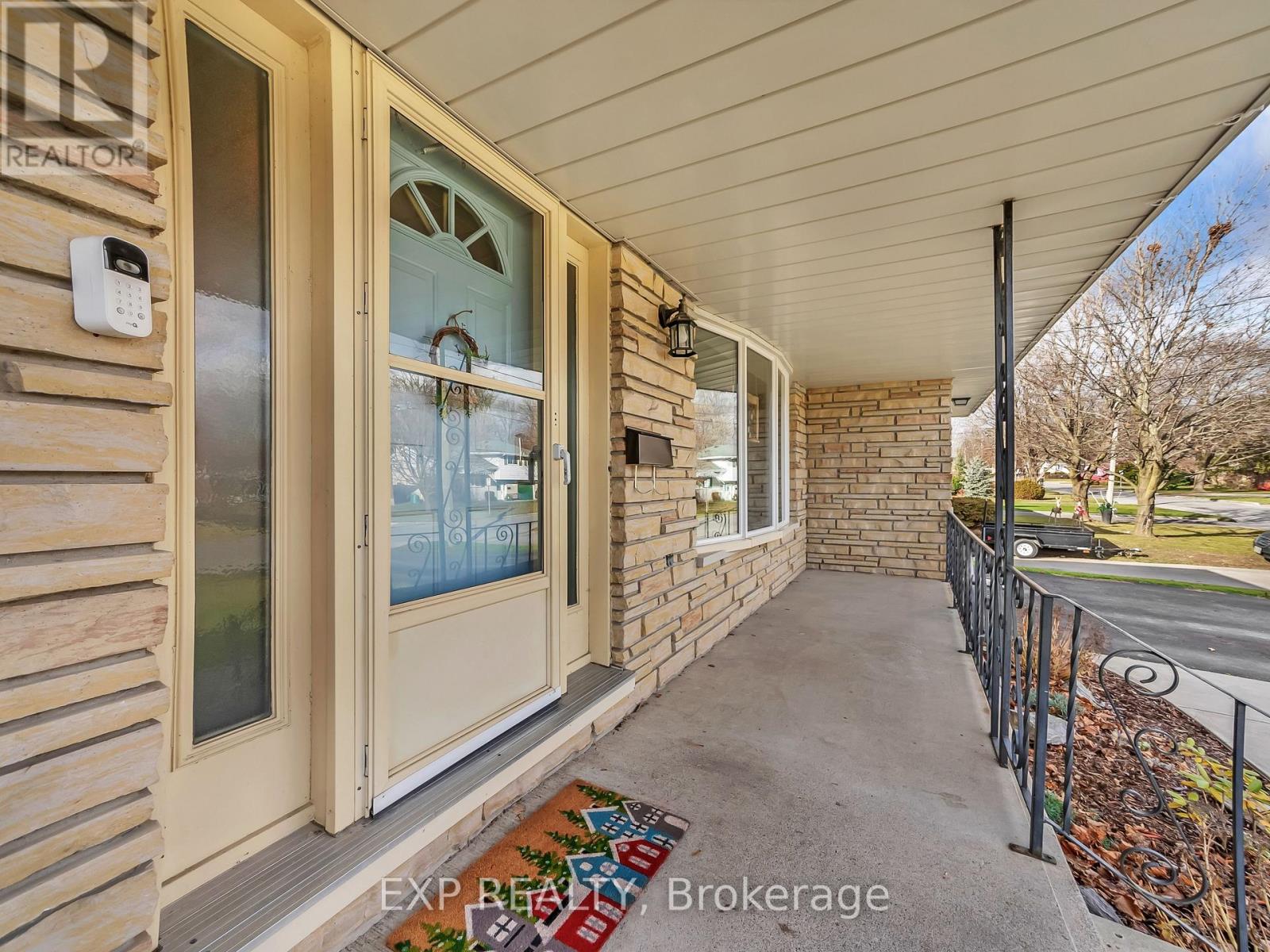 16 Applewood Drive, Belleville, Ontario  K8P 4E2 - Photo 8 - X12748850