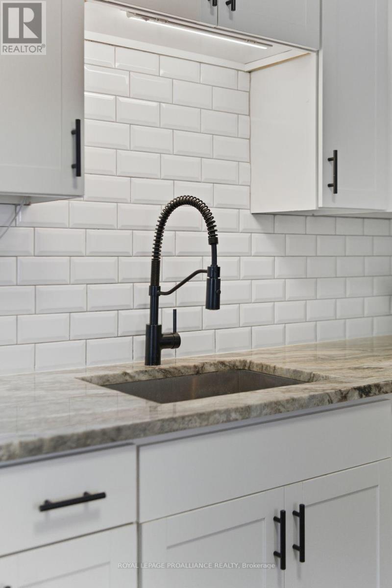 11 Cedar Street, Belleville, Ontario  K8P 3L8 - Photo 12 - X12749352