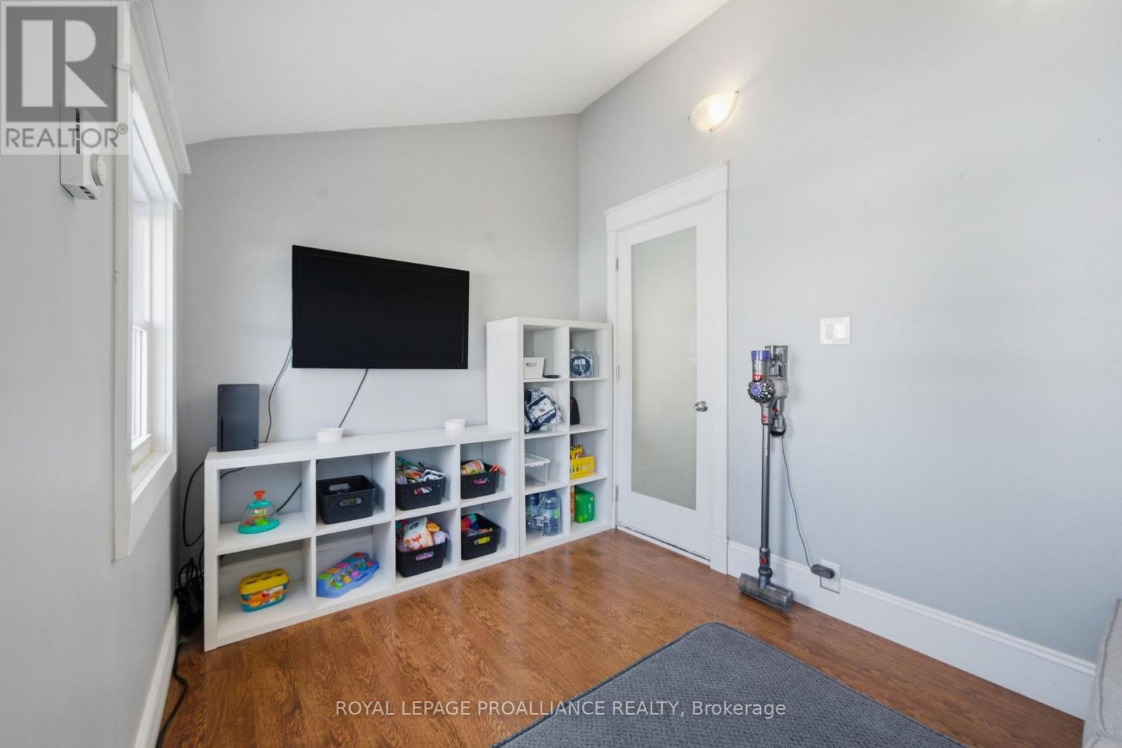 11 Cedar Street, Belleville, Ontario  K8P 3L8 - Photo 17 - X12749352