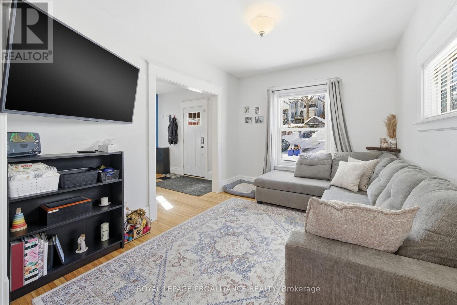 11 Cedar Street, Belleville, Ontario  K8P 3L8 - Photo 6 - X12749352