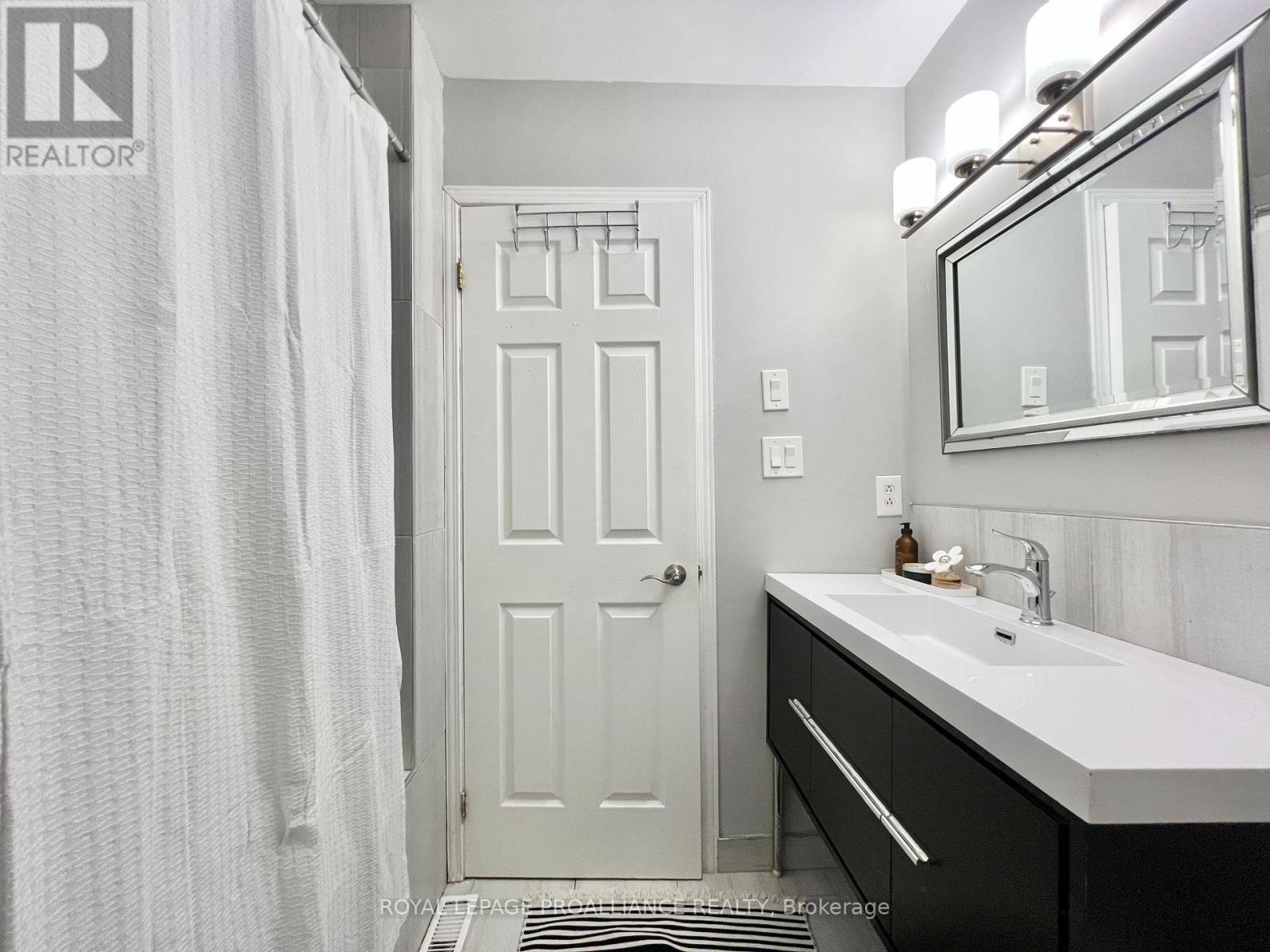 28 Oak Ridge Boulevard, Belleville, Ontario  K8N 5W1 - Photo 22 - X12750782