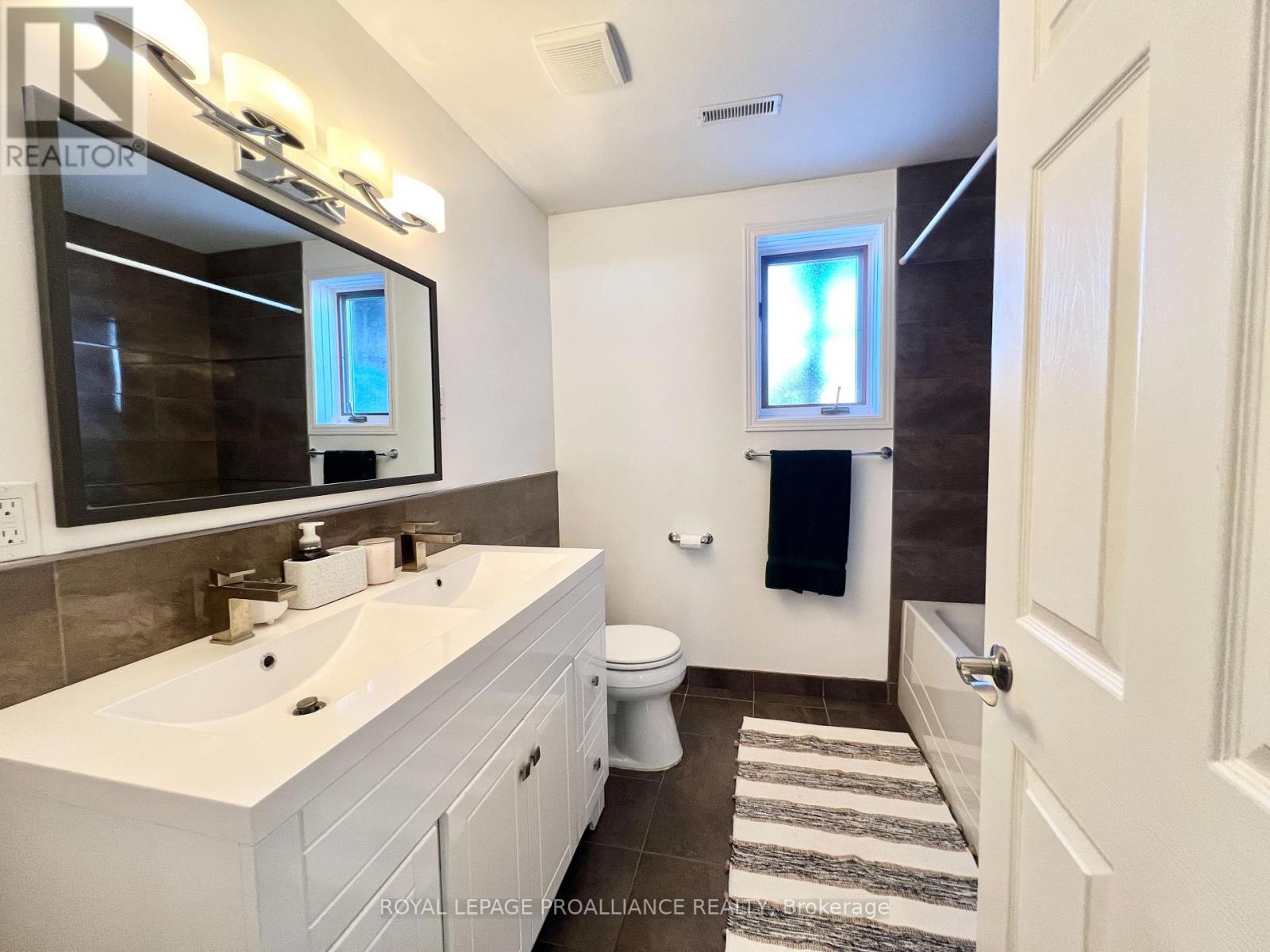 28 Oak Ridge Boulevard, Belleville, Ontario  K8N 5W1 - Photo 37 - X12750782