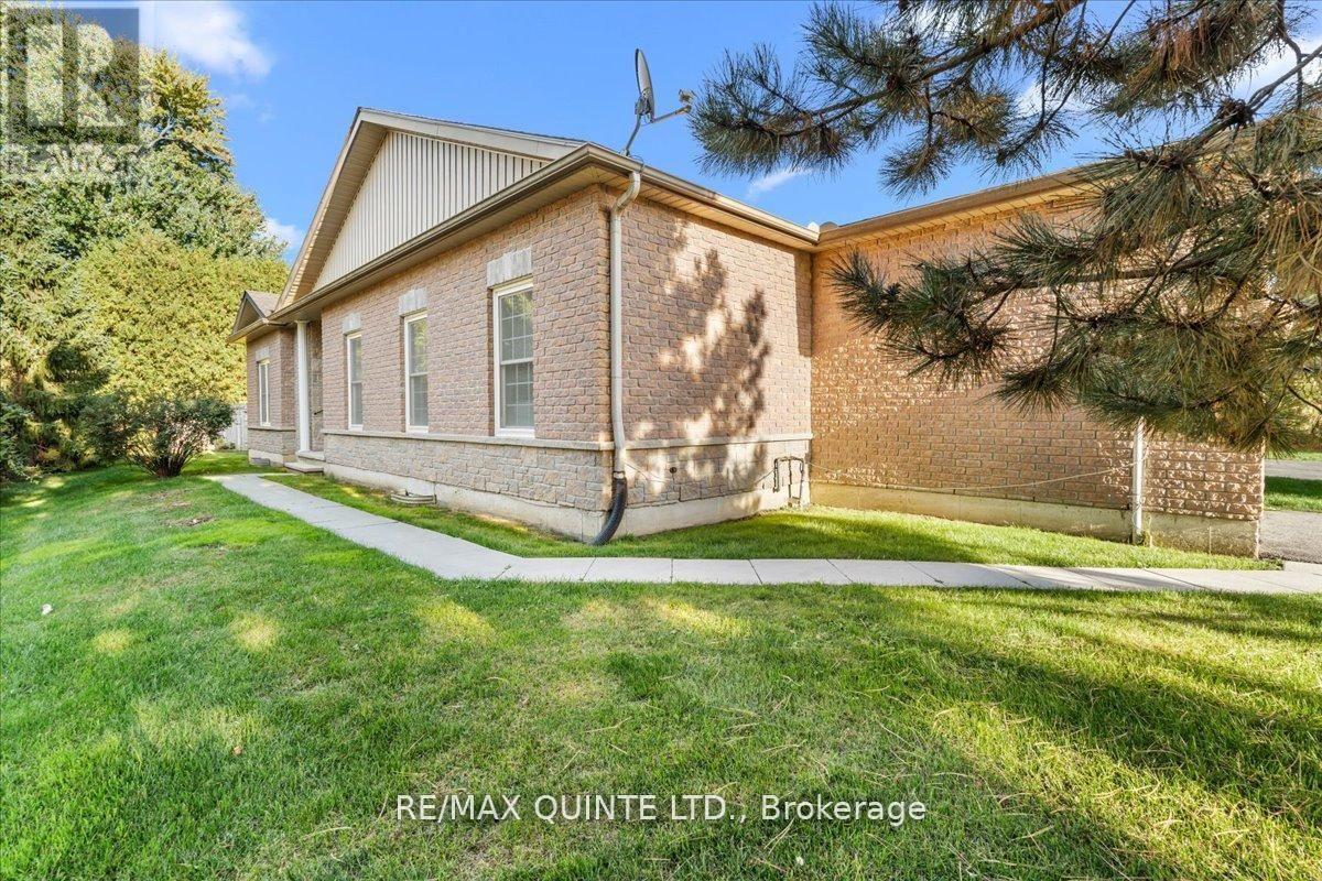 23 - 1 Rosemary Court, Prince Edward County, Ontario  K0K 2T0 - Photo 2 - X12753682