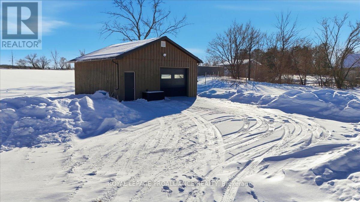 880 North Big Island Road, Prince Edward County, Ontario  K0K 1W0 - Photo 29 - X12754322