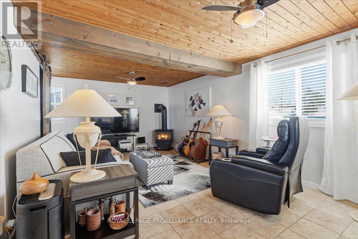 880 North Big Island Road, Prince Edward County, Ontario  K0K 1W0 - Photo 5 - X12754322