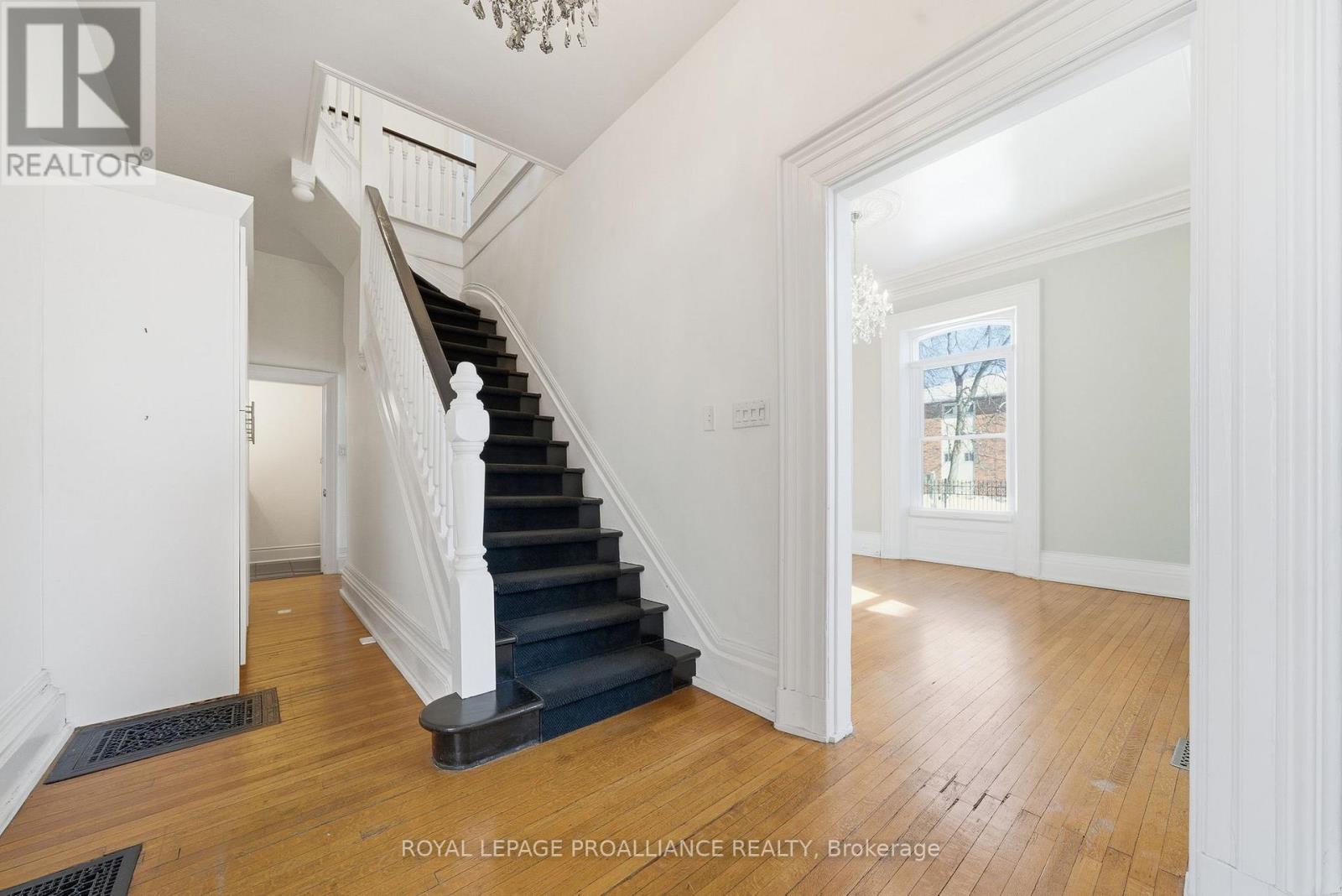 219 Charles Street, Belleville, Ontario  K8N 3M3 - Photo 17 - X12757704