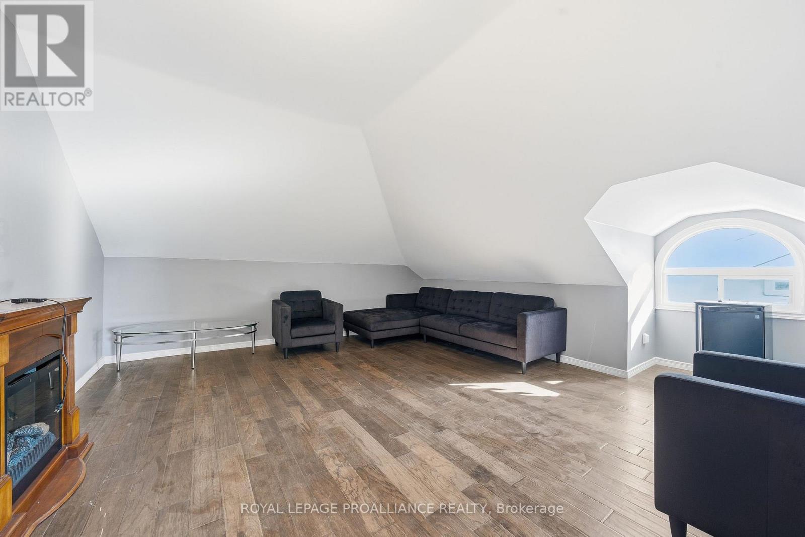 219 Charles Street, Belleville, Ontario  K8N 3M3 - Photo 37 - X12757704