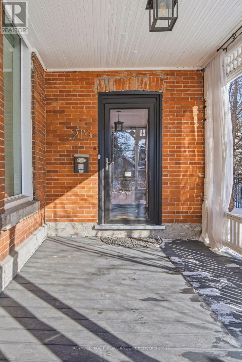 219 Charles Street, Belleville, Ontario  K8N 3M3 - Photo 4 - X12757704