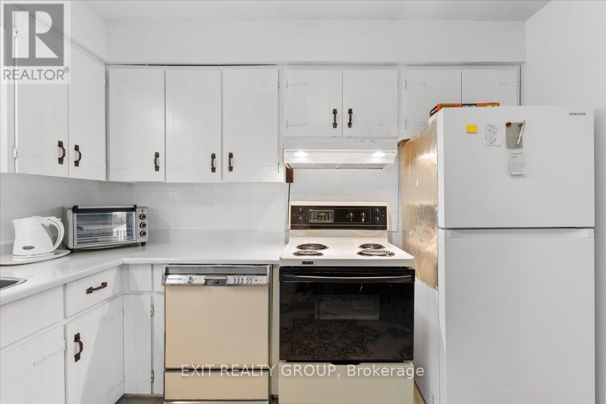 12 Chown Crescent, Belleville, Ontario  K8P 4P9 - Photo 10 - X12758218