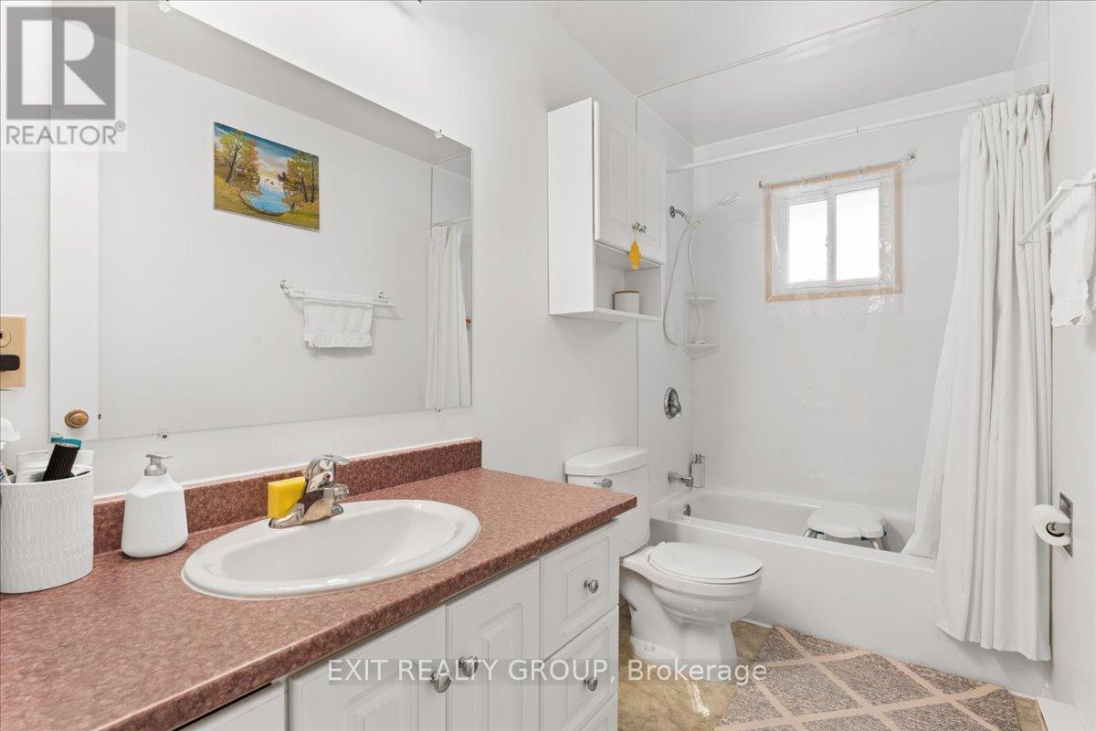 12 Chown Crescent, Belleville, Ontario  K8P 4P9 - Photo 14 - X12758218