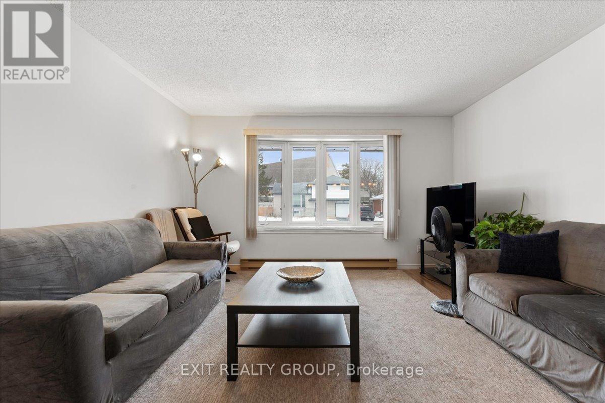 12 Chown Crescent, Belleville, Ontario  K8P 4P9 - Photo 5 - X12758218