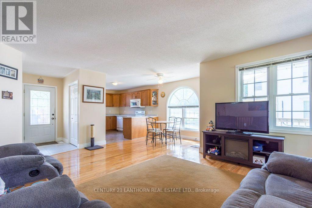 27 Bursthall Street, Marmora And Lake, Ontario  K0K 2M0 - Photo 5 - X12760586