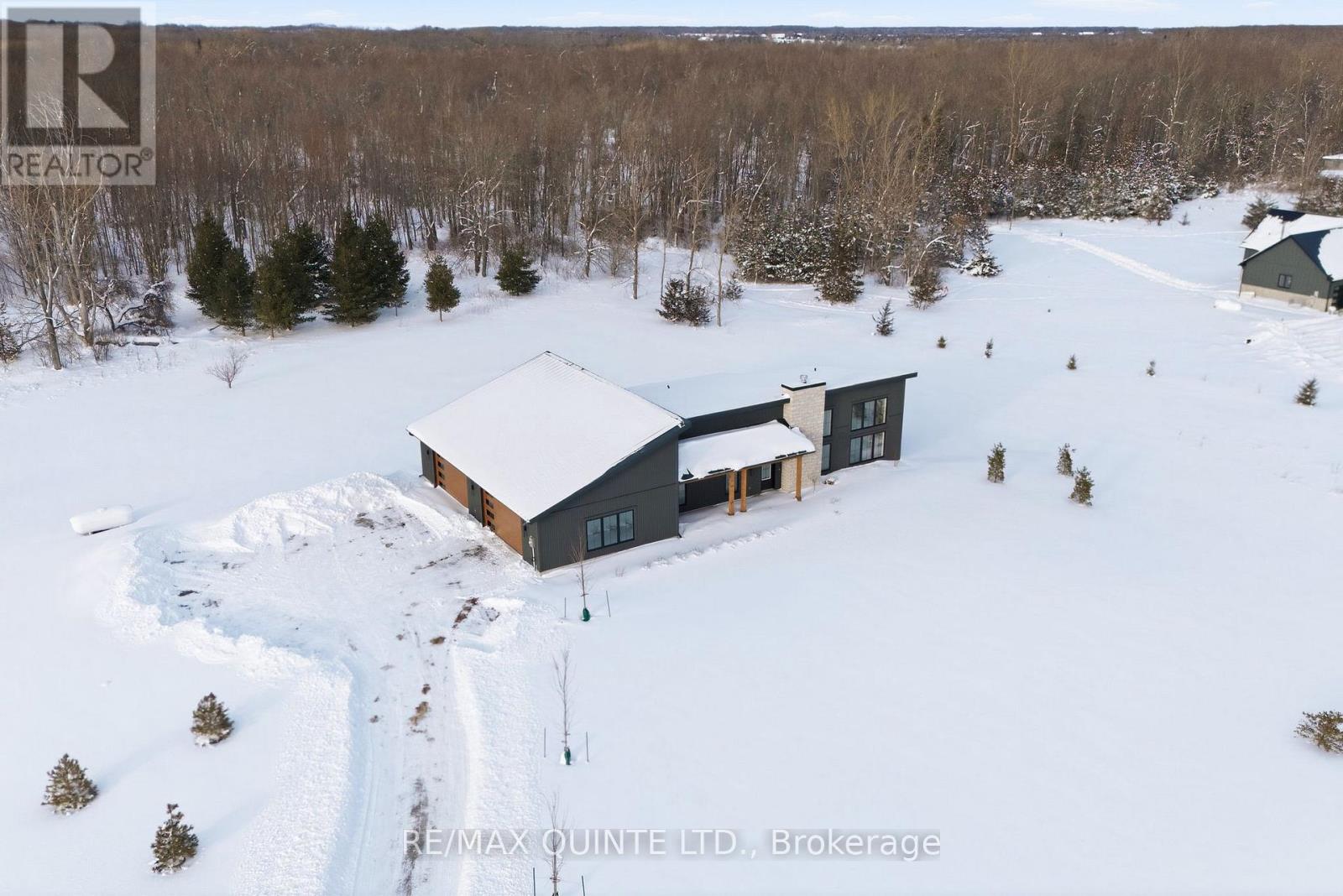 225 MITCHELLS CROSSROAD, Prince Edward County, Ontario