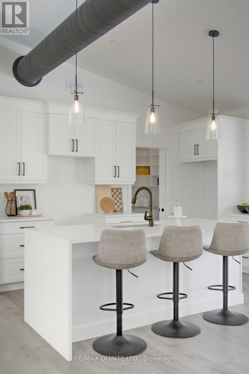 225 Mitchells Crossroad, Prince Edward County, Ontario  K0K 2T0 - Photo 18 - X12762330