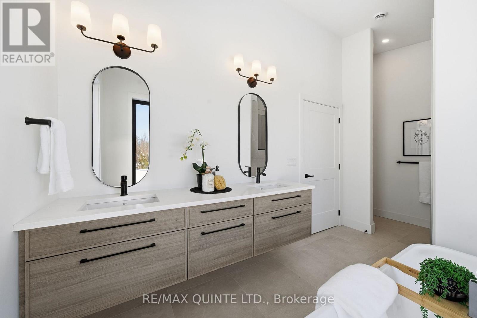 225 Mitchells Crossroad, Prince Edward County, Ontario  K0K 2T0 - Photo 33 - X12762330