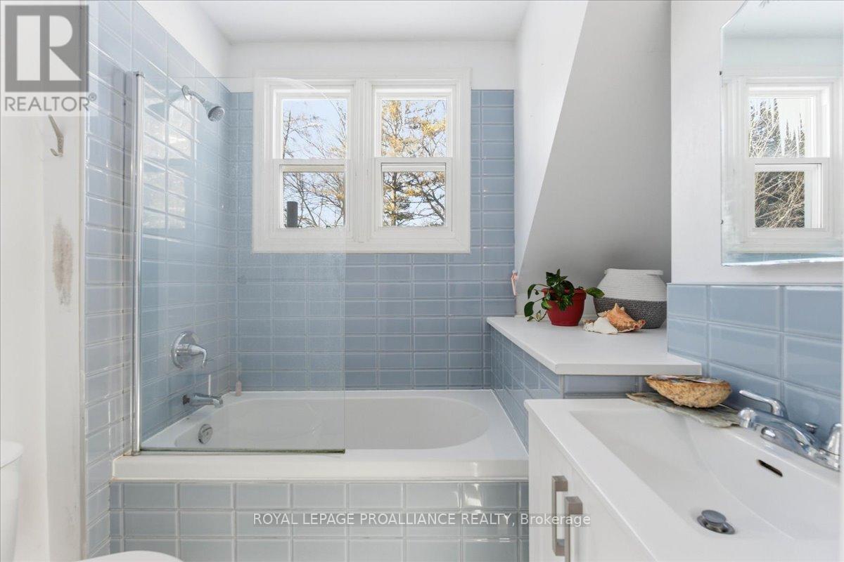 17 King Street, Prince Edward County, Ontario  K0K 2T0 - Photo 26 - X12763532